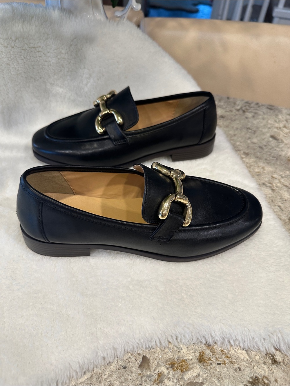 Nwob. Tahari good buckle shoes